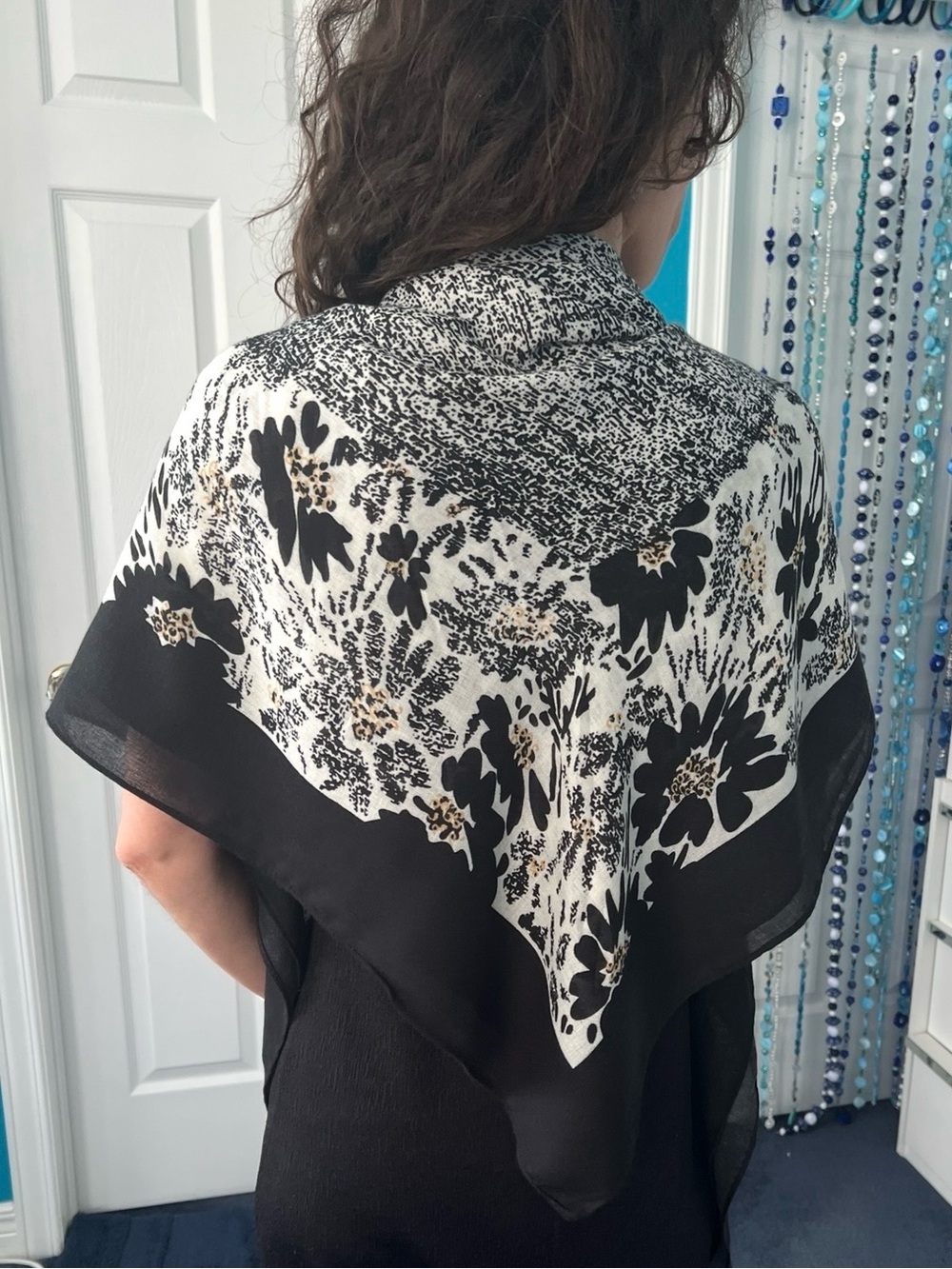 🎁Vintage Black & White Floral Oversized Scarf  •  Wrap • Butter Yellow Accents - Picture 8 of 13
